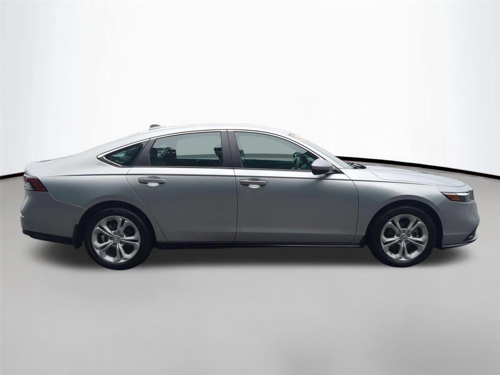 Used 2024 Solar Silver Metallic Honda LX image 6