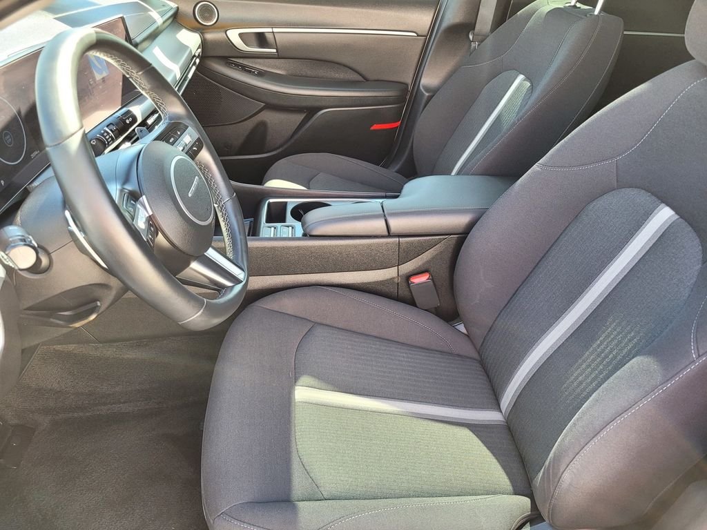 Used 2024 White Hyundai SEL image 16