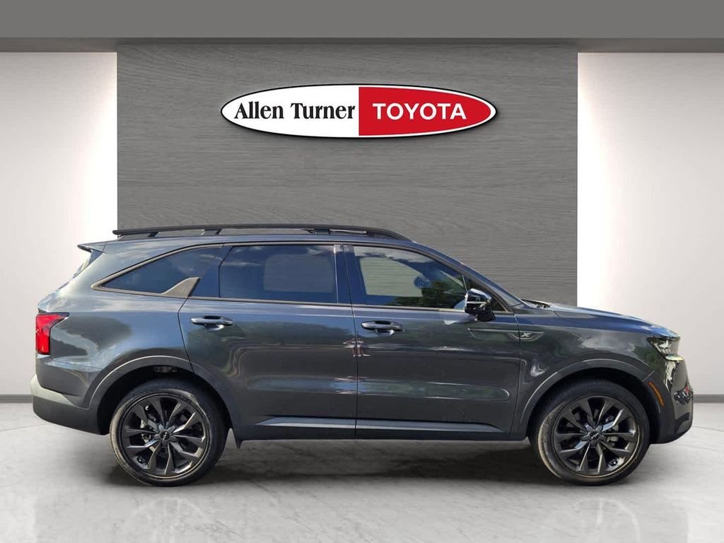 Used 2023 Gray Kia X-Line SX Prestige image 4