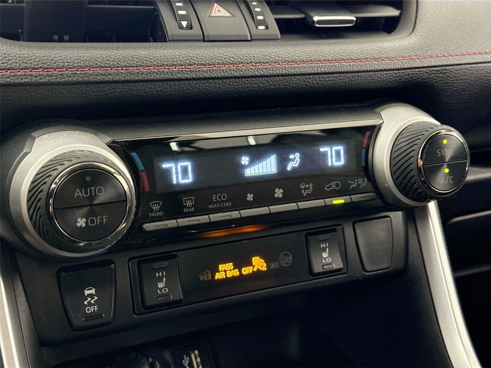 2025 Toyota RAV4 XSE - Photo 27