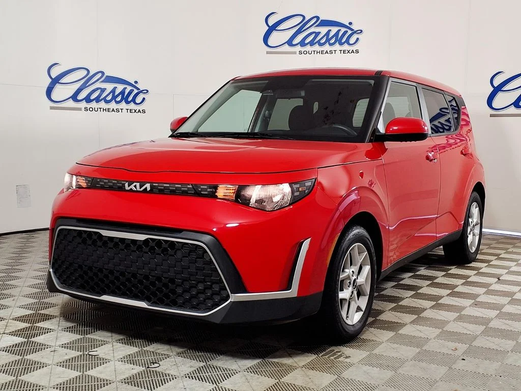 Certified Used 2024 Red Kia LX image 5