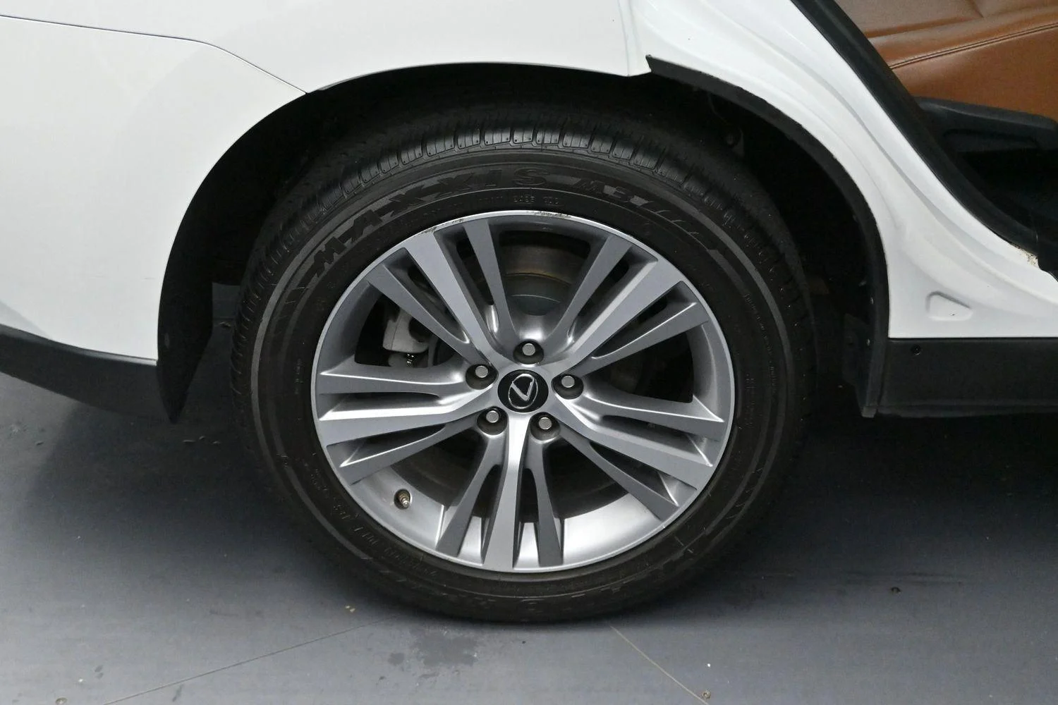 Used 2015 Starfire Pearl Lexus FWD image 34