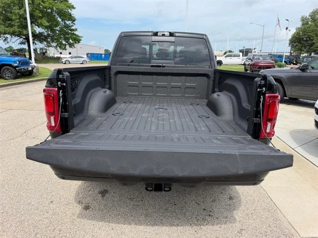 New 2026 Diamond Black Crystal Pearl-Coat Exterior Paint RAM Limited image 6