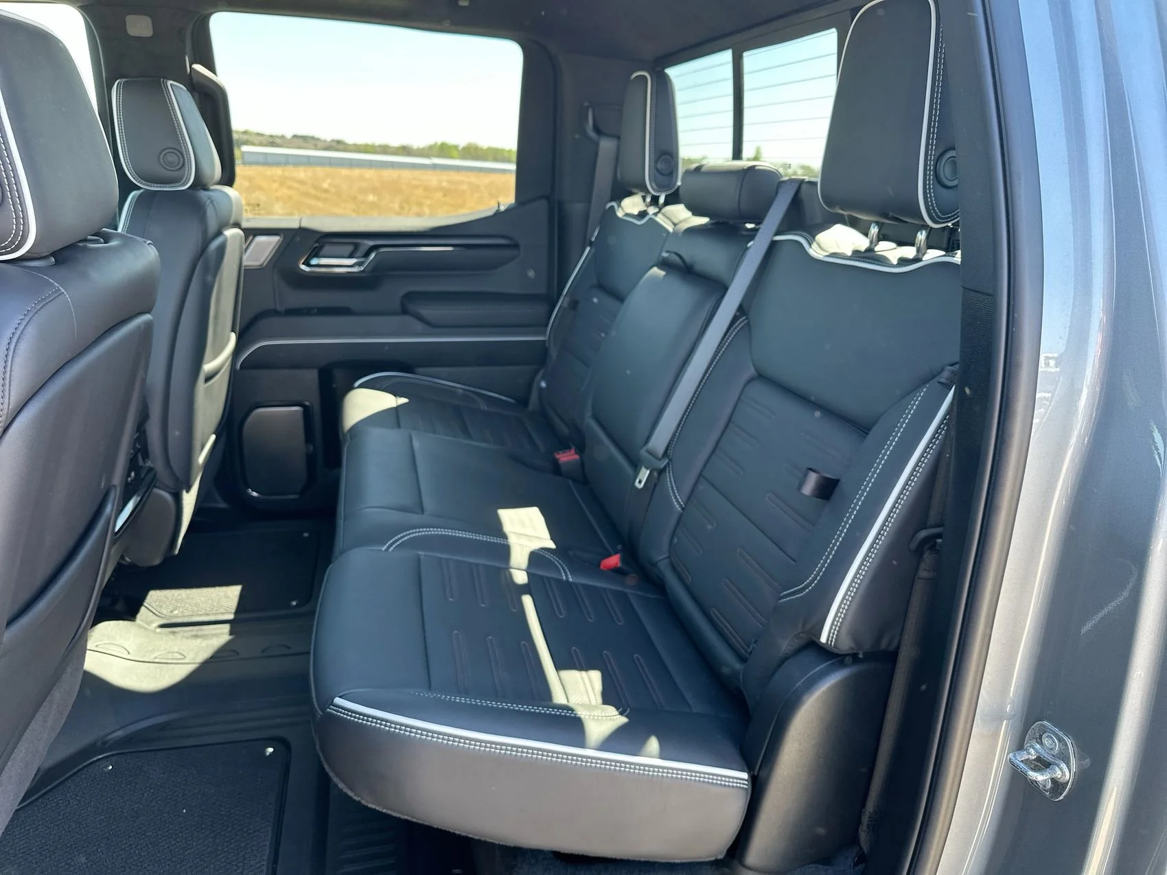 Used 2025 Sterling Metallic GMC AT4X image 23
