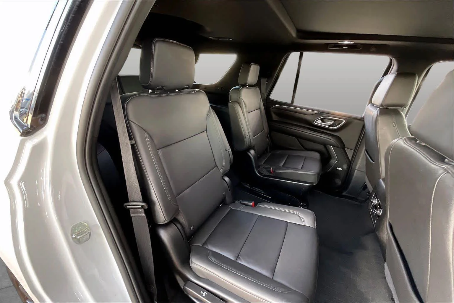 Used 2024 Summit White Chevrolet Z71 image 39