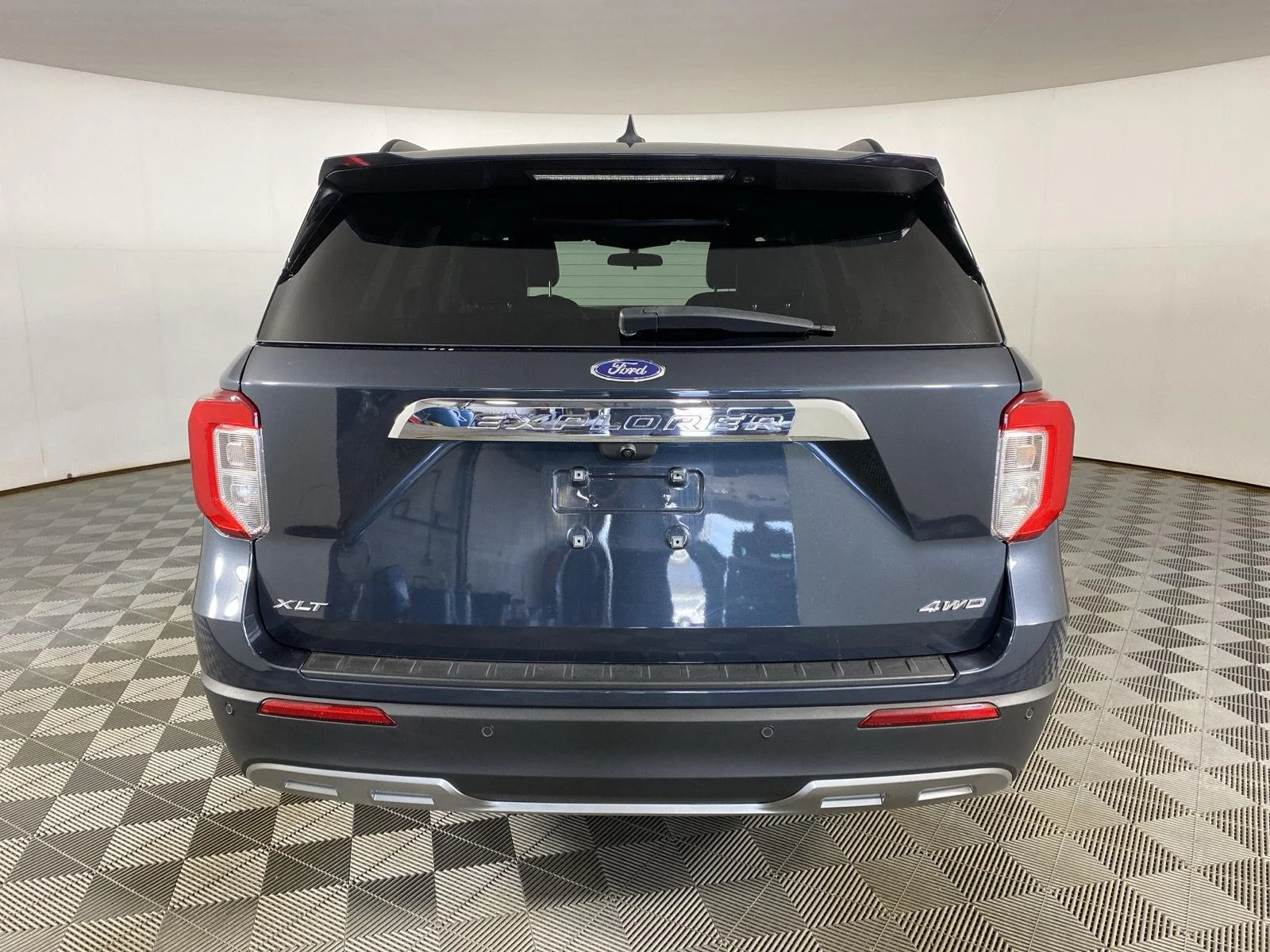 Used 2023 Stone Blue Ford XLT image 9
