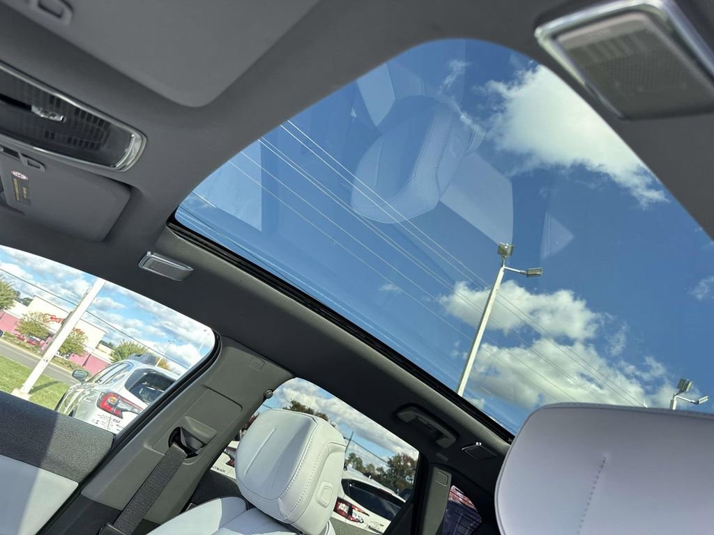 2025 Cadillac OPTIQ Luxury 1 - Photo 17