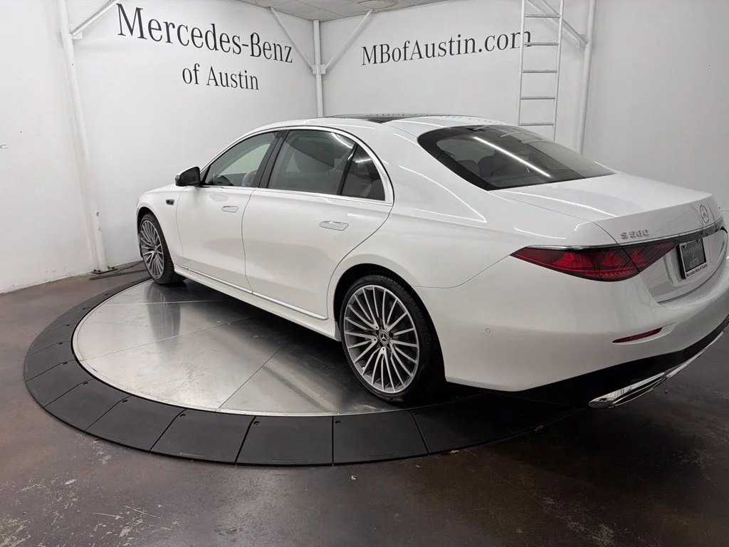New 2027 White Mercedes-Benz S 580 image 5