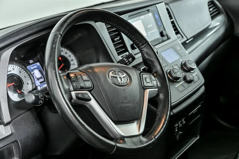 Used 2016 Silver Sky Metallic Toyota SE 8-Passenger image 20
