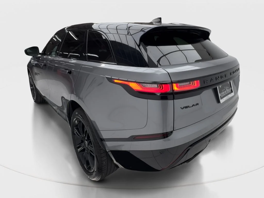 Used 2023 Gray Land Rover R-Dynamic S image 10