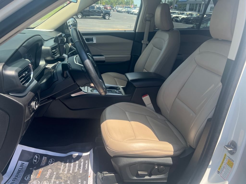 Used 2023 White Ford XLT image 11