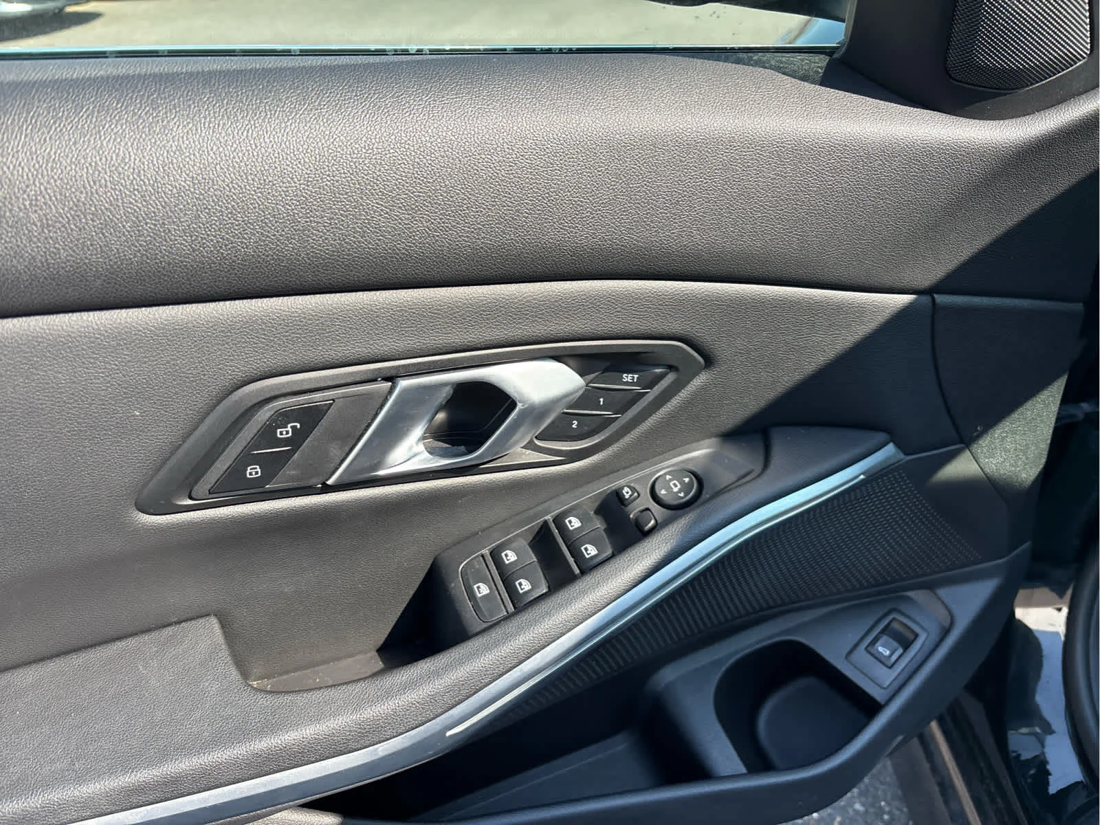 2025 BMW 3 Series 330i - Photo 8