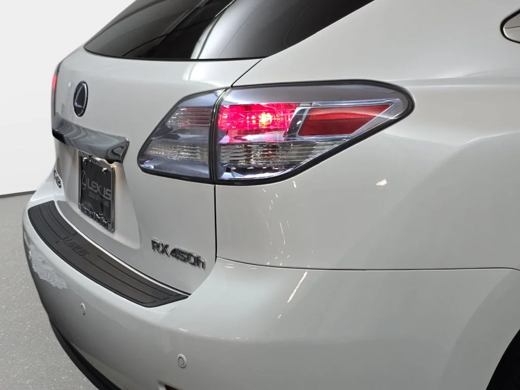 Used 2010 White Lexus 450h image 35