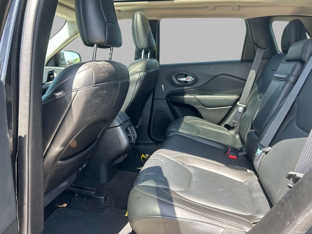 Used 2015 Black Jeep Limited image 16