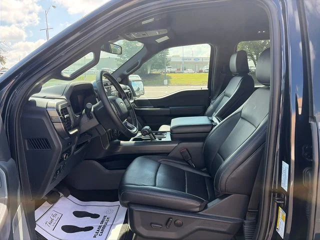 Used 2025 Blue Ford Lariat image 10