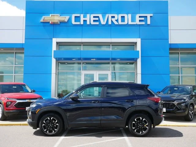 Used 2021 Chevrolet Trailblazer LT with VIN KL79MRSL4MB015065 for sale in Roseville, Minnesota