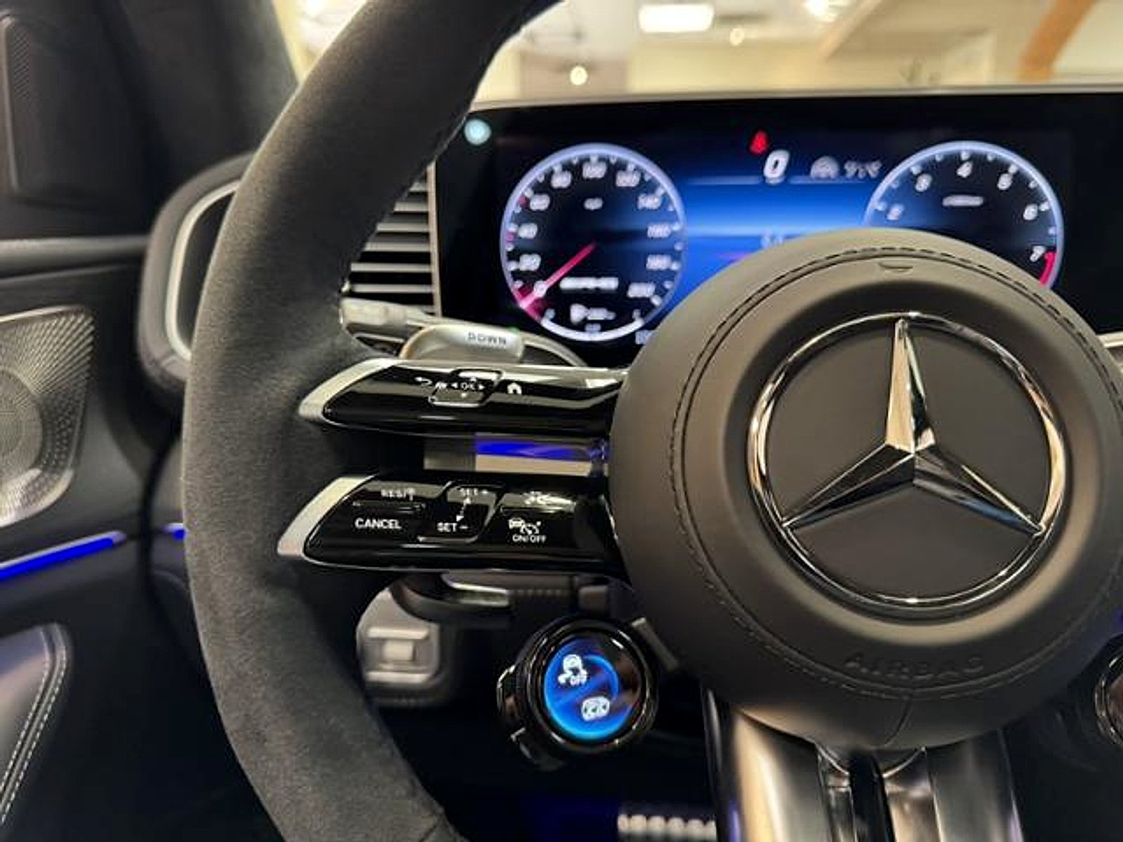 Certified Used 2025 Polar White Mercedes-Benz S 4MATIC®+ image 23