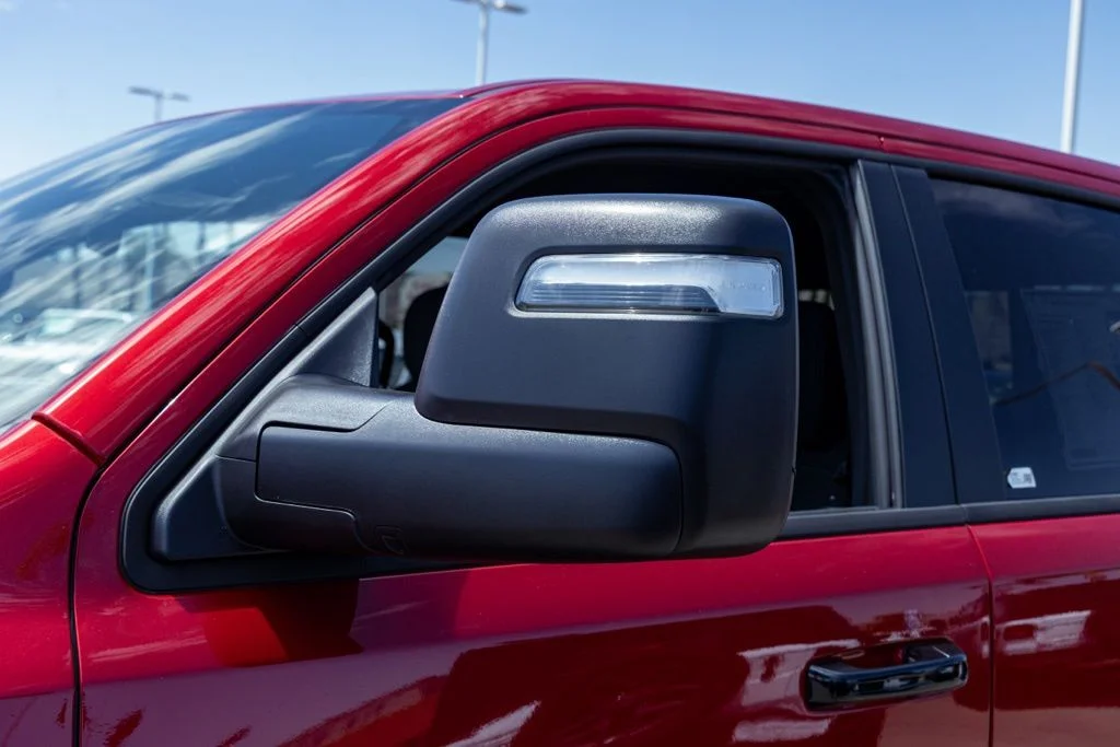 New 2026 Molten Red Pearl-Coat Exterior Paint RAM Big Horn Night Edition image 11