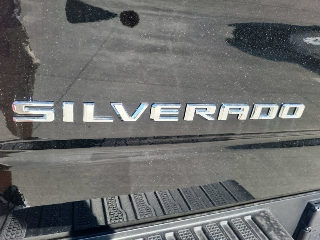 Used 2025 Black Chevrolet High Country image 39