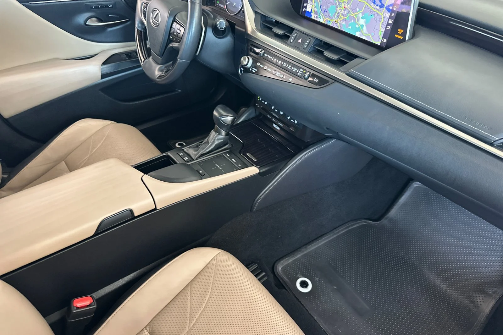 Used 2021 White Pearl Lexus 300h Luxury image 12