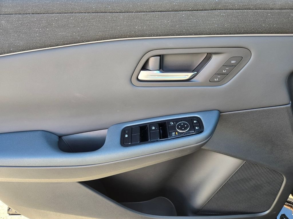 2026 Nissan LEAF Platinum+ - Photo 10