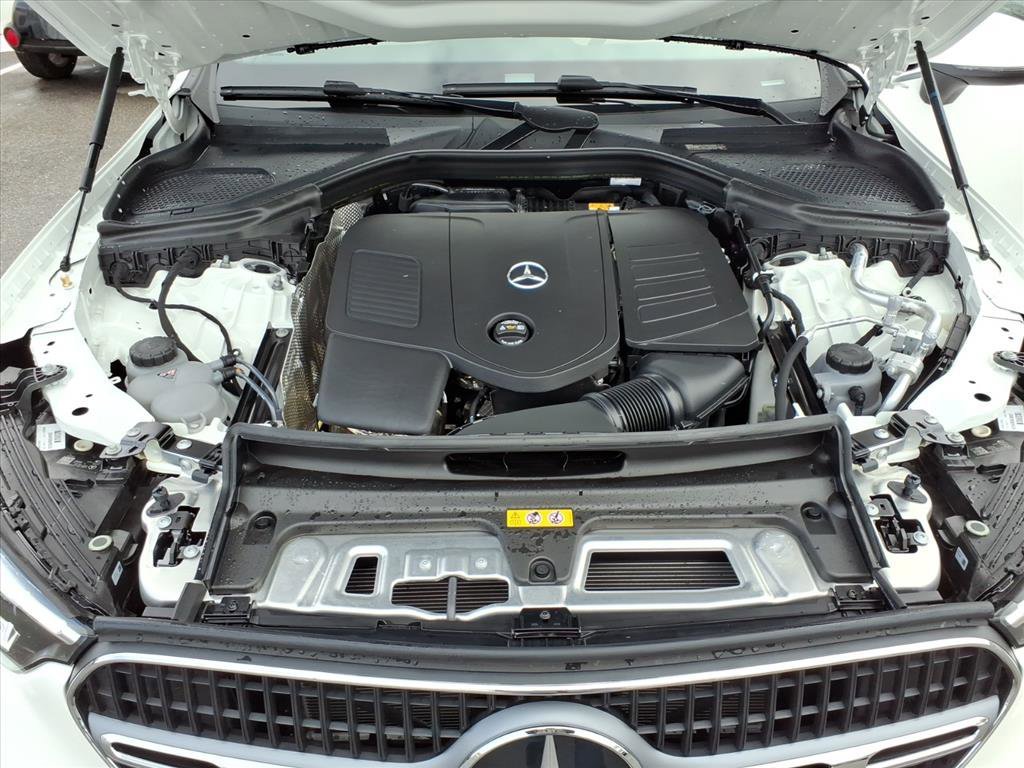 Certified Used 2026 Polar White Mercedes-Benz GLC 300 image 10