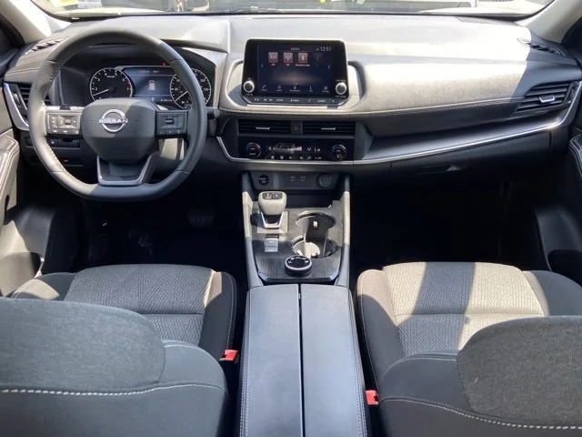 2025 Nissan Rogue SV - Photo 12
