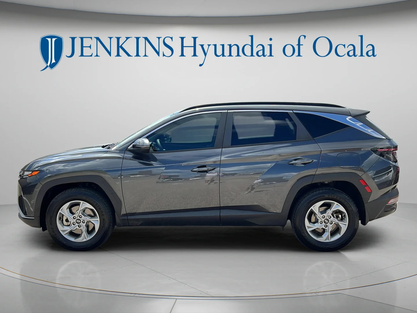 Used 2022 Portofino Gray Hyundai SEL image 6