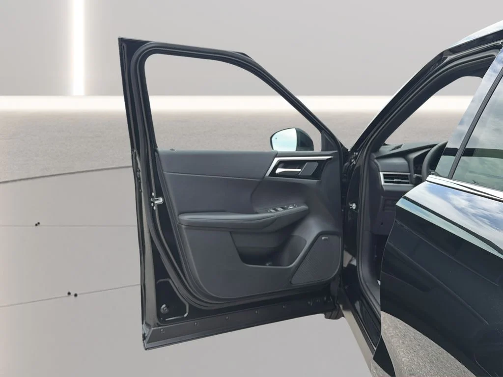 New 2026 Black Mitsubishi LE image 19