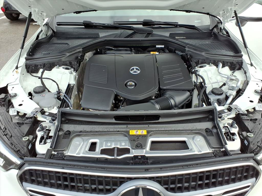 Certified Used 2026 Polar White Mercedes-Benz GLC 300 image 10