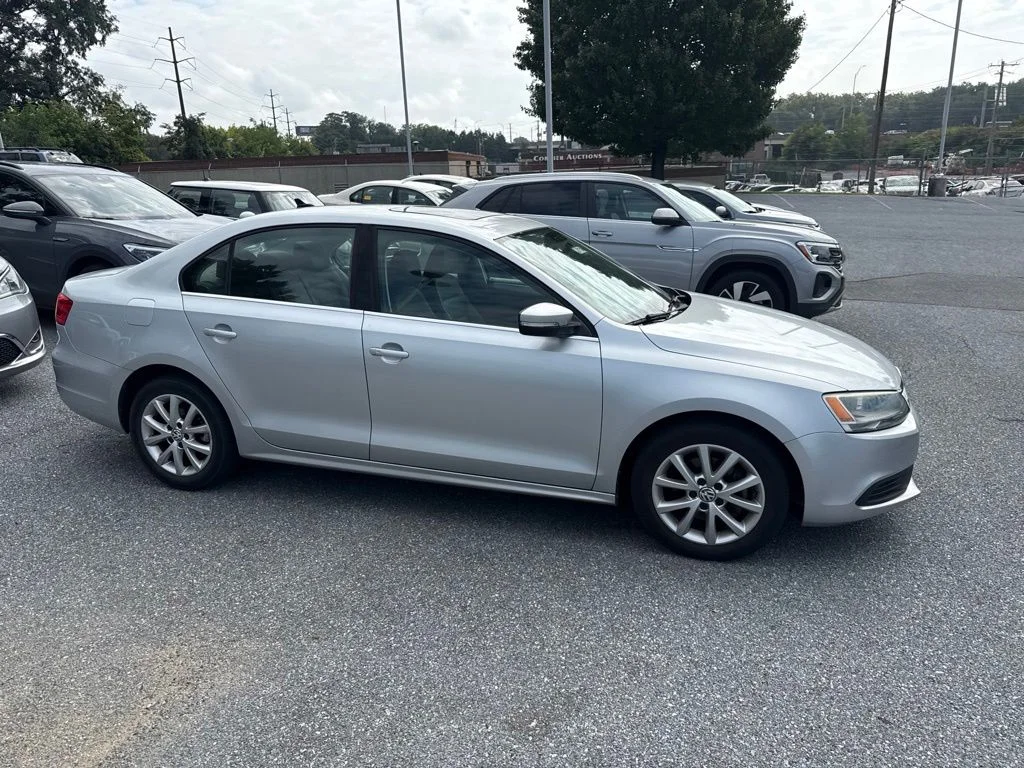 Used 2014 Reflex Silver Metallic Volkswagen 1.8T SE image 13