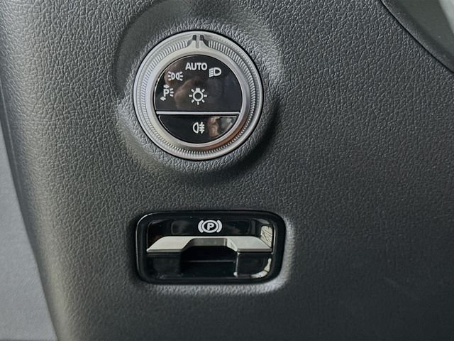 New 2026 Twilight Blue Metallic Mercedes-Benz C 300 image 10