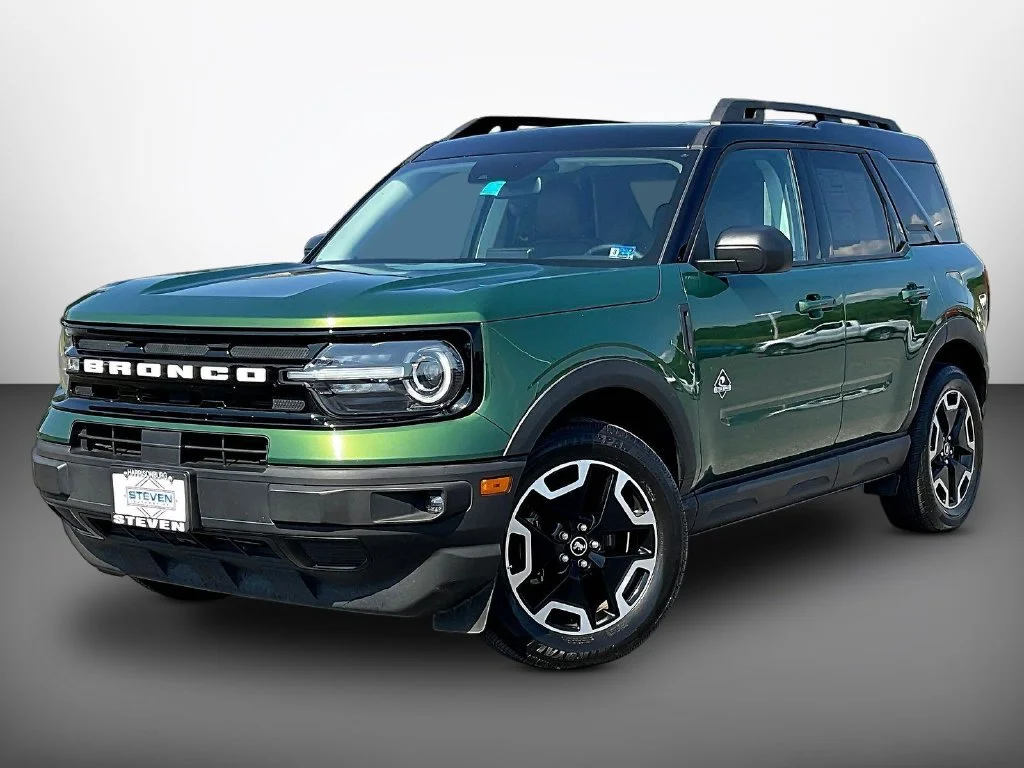 Used 2024 Green Ford Outer Banks image 3