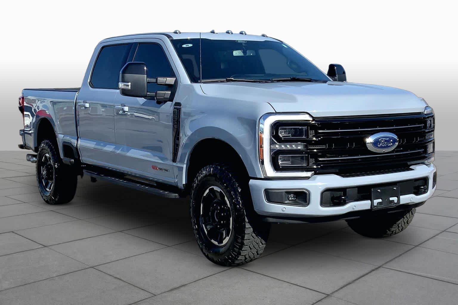 Used 2025 Glacier Gray Metallic Tri-Coat Ford Platinum image 3