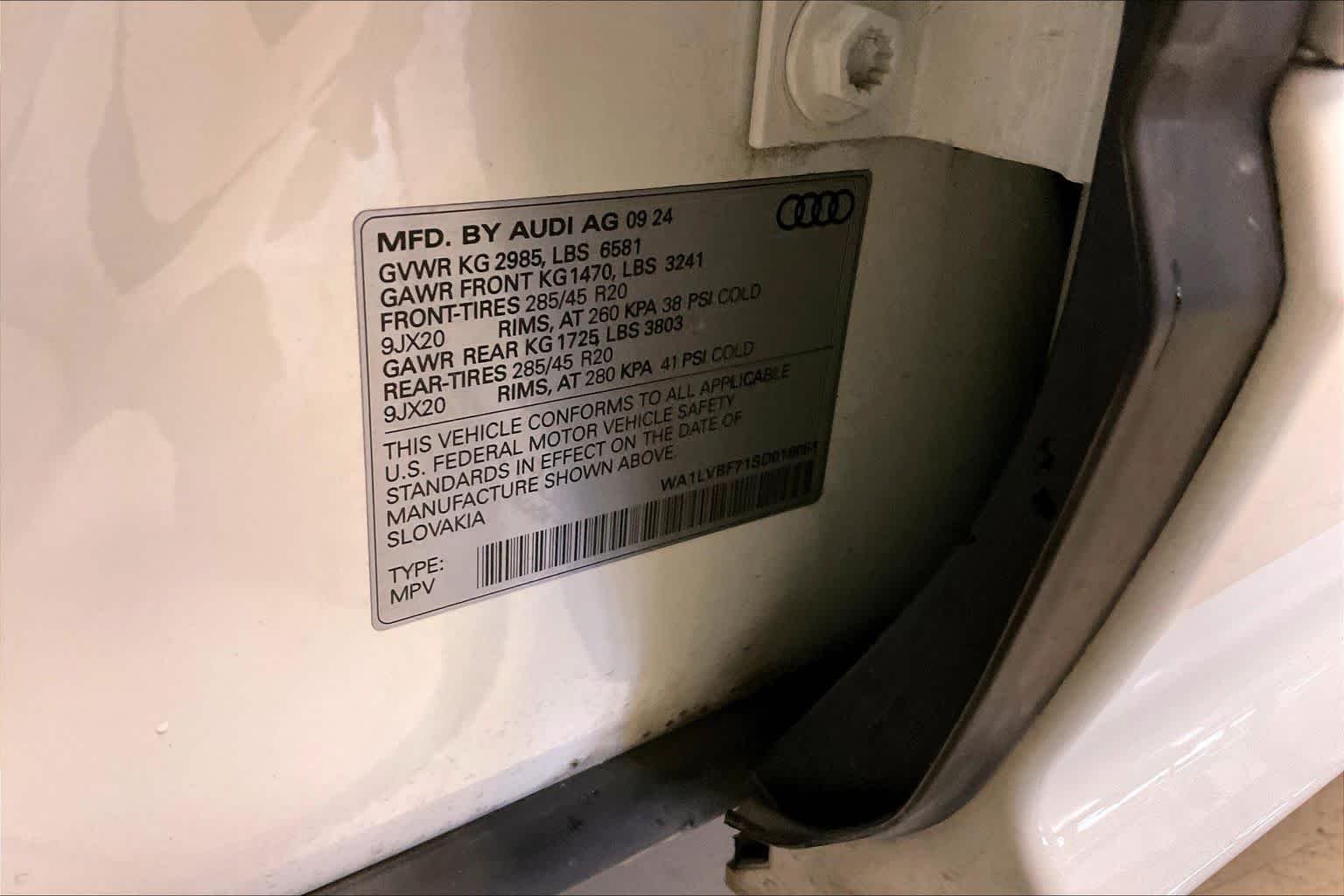 Used 2025 Carrara White Audi Premium Plus image 32