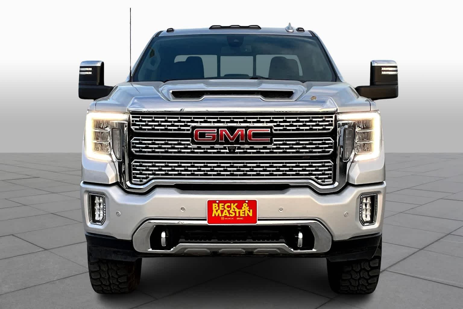 Used 2022 Quicksilver Metallic GMC Denali image 3