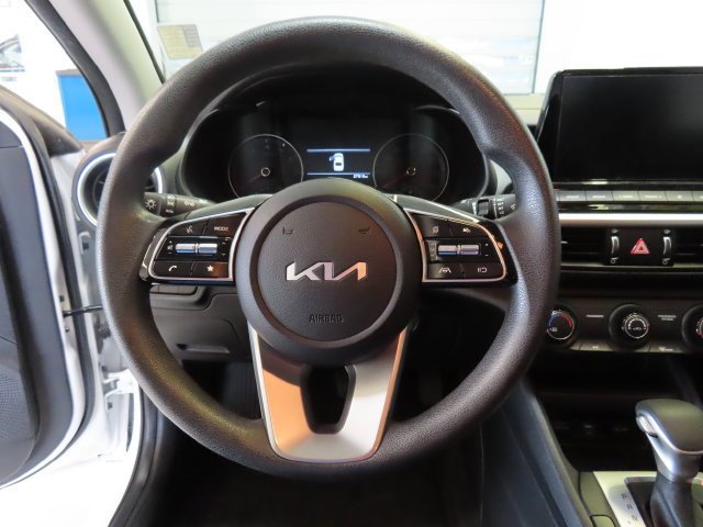 Used 2023 Snow White Pearl Kia LXS image 8