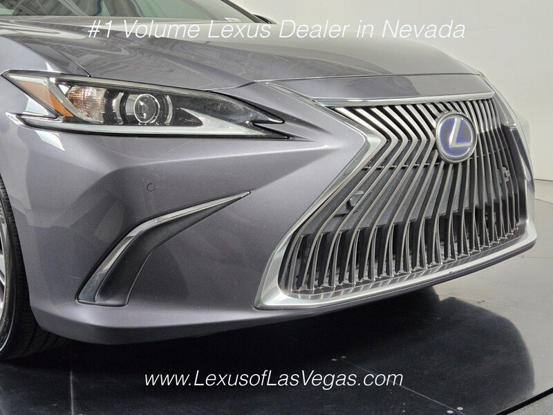 Used 2020 Gray Pearl Lexus 300h image 8