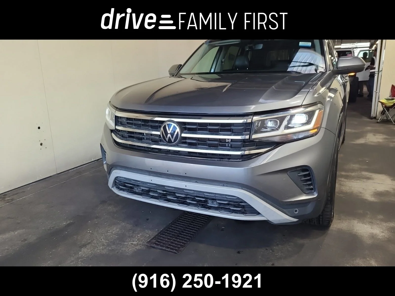 2023 Volkswagen Atlas 3.6L SE w/Tech 4MOTION's photo