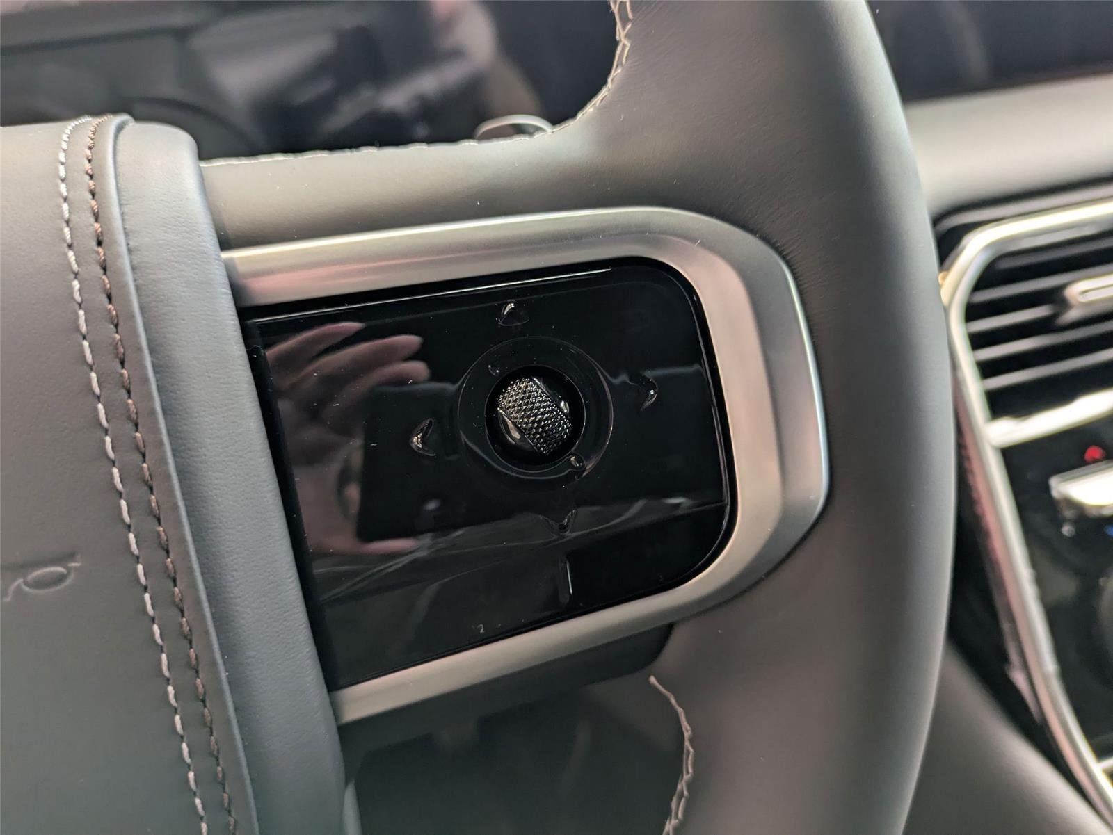 New 2025 Super Black Nissan Platinum Reserve image 19