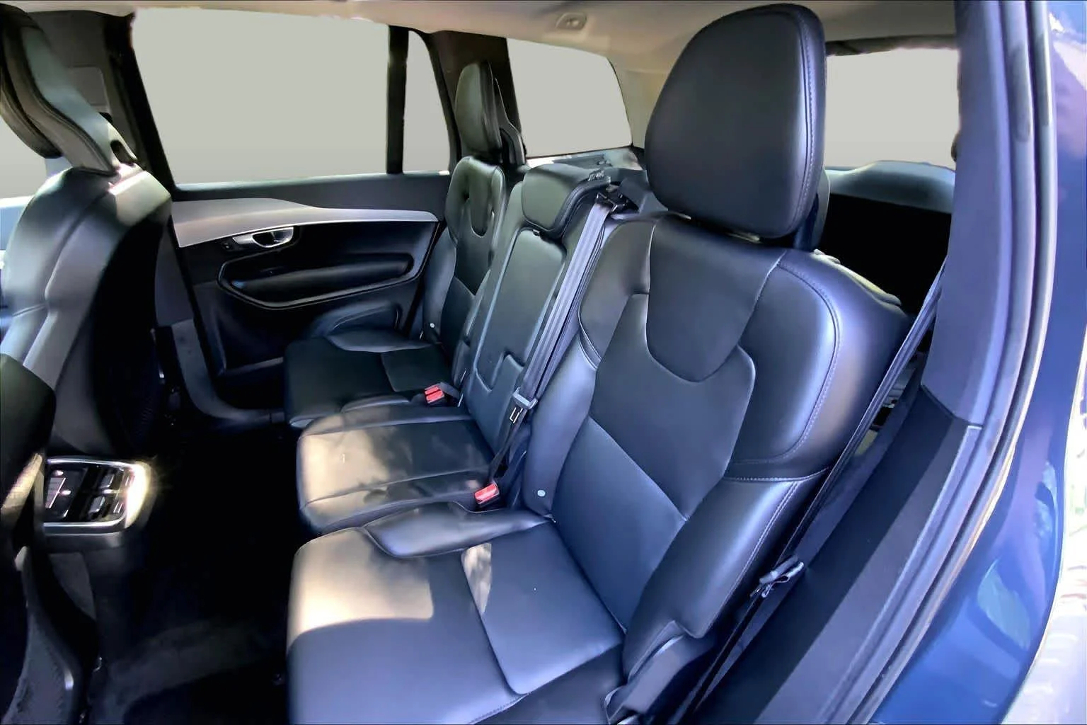 Used 2024 Denim Blue Metallic Volvo Core Bright Theme image 20