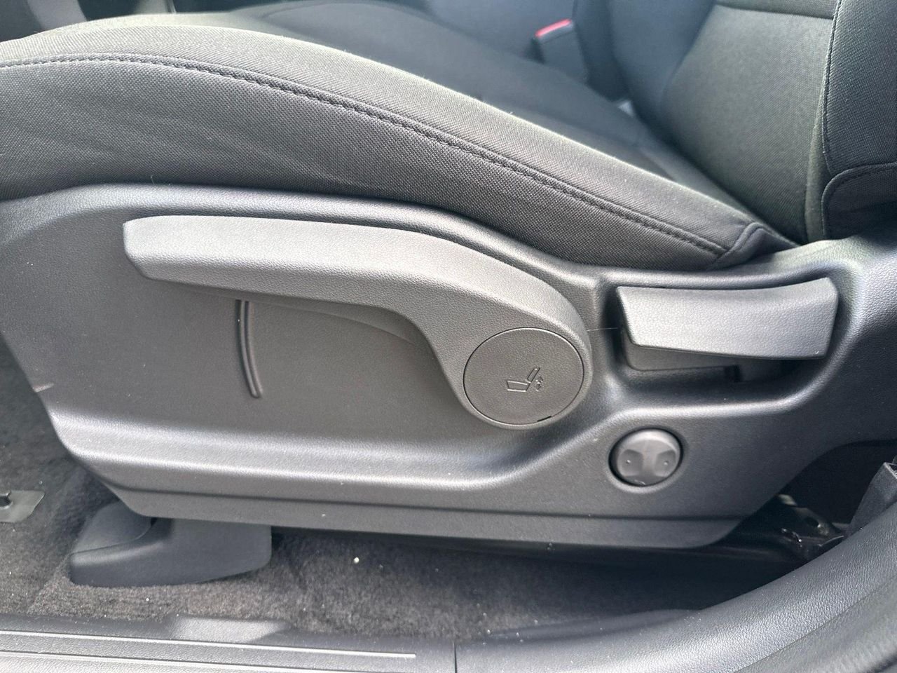 New 2026 Silver Hyundai SE AWD image 10