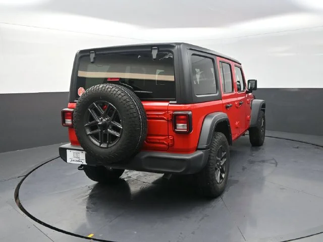 Used 2024 Red Jeep Sport S image 10
