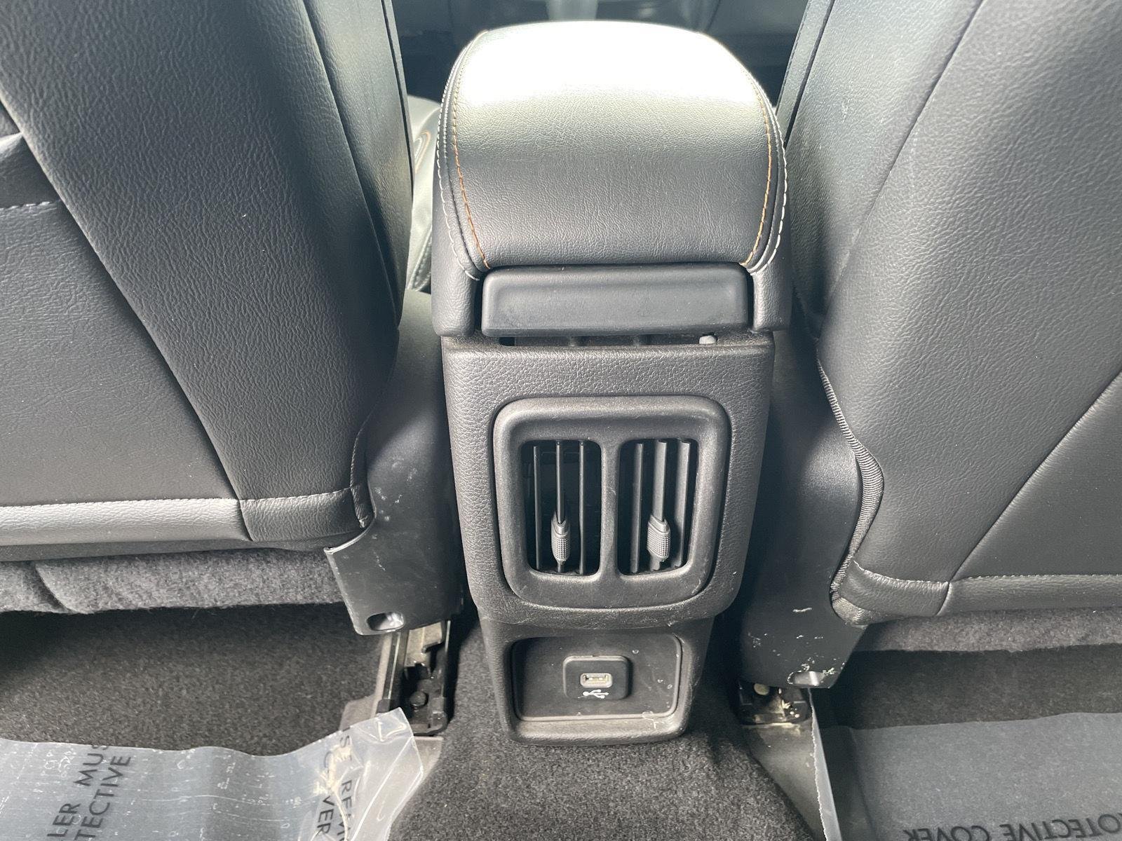 Used 2018 Jazz Blue Pearlcoat Jeep Latitude image 20