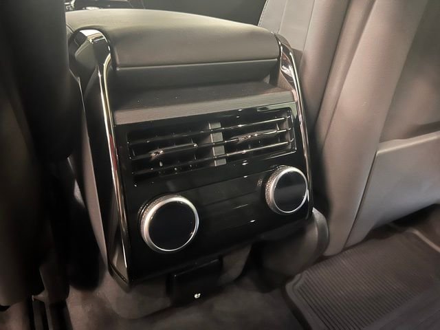 New 2025 Ostuni Pearl White Land Rover Dynamic SE image 16