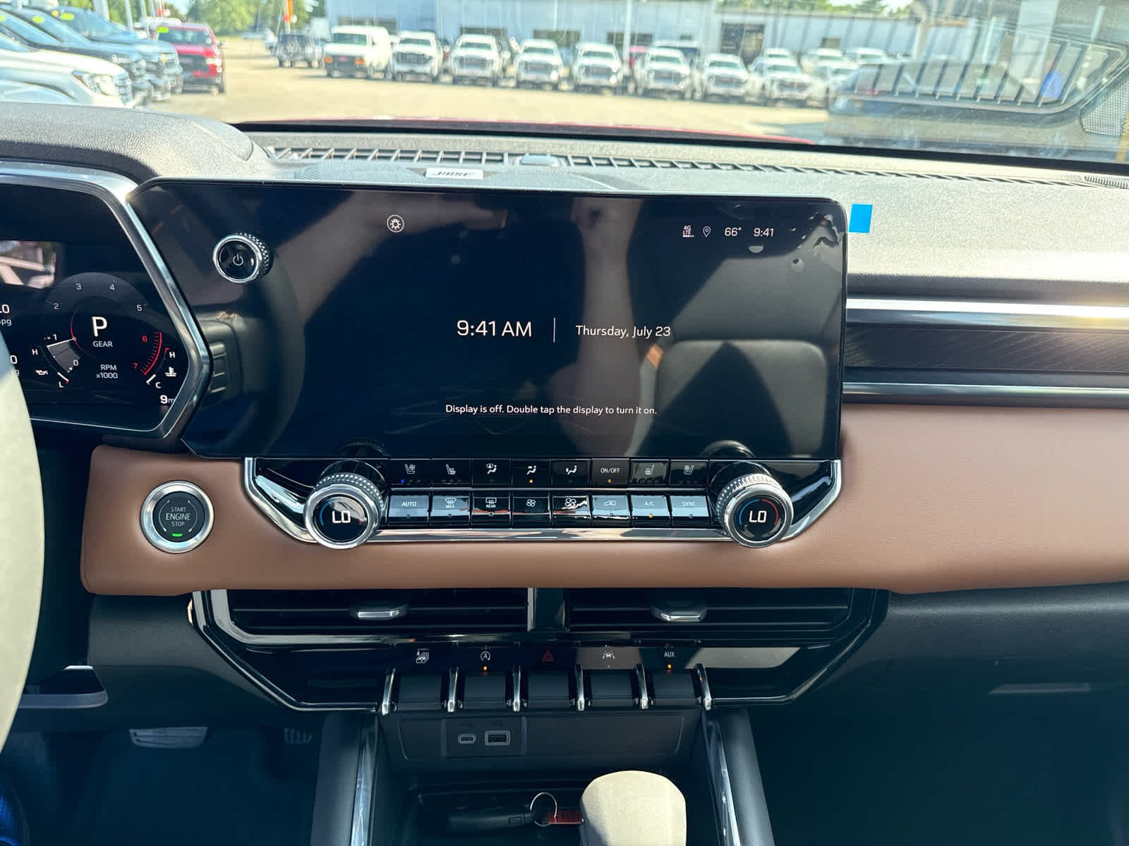 2026 GMC Canyon AT4 - Photo 17