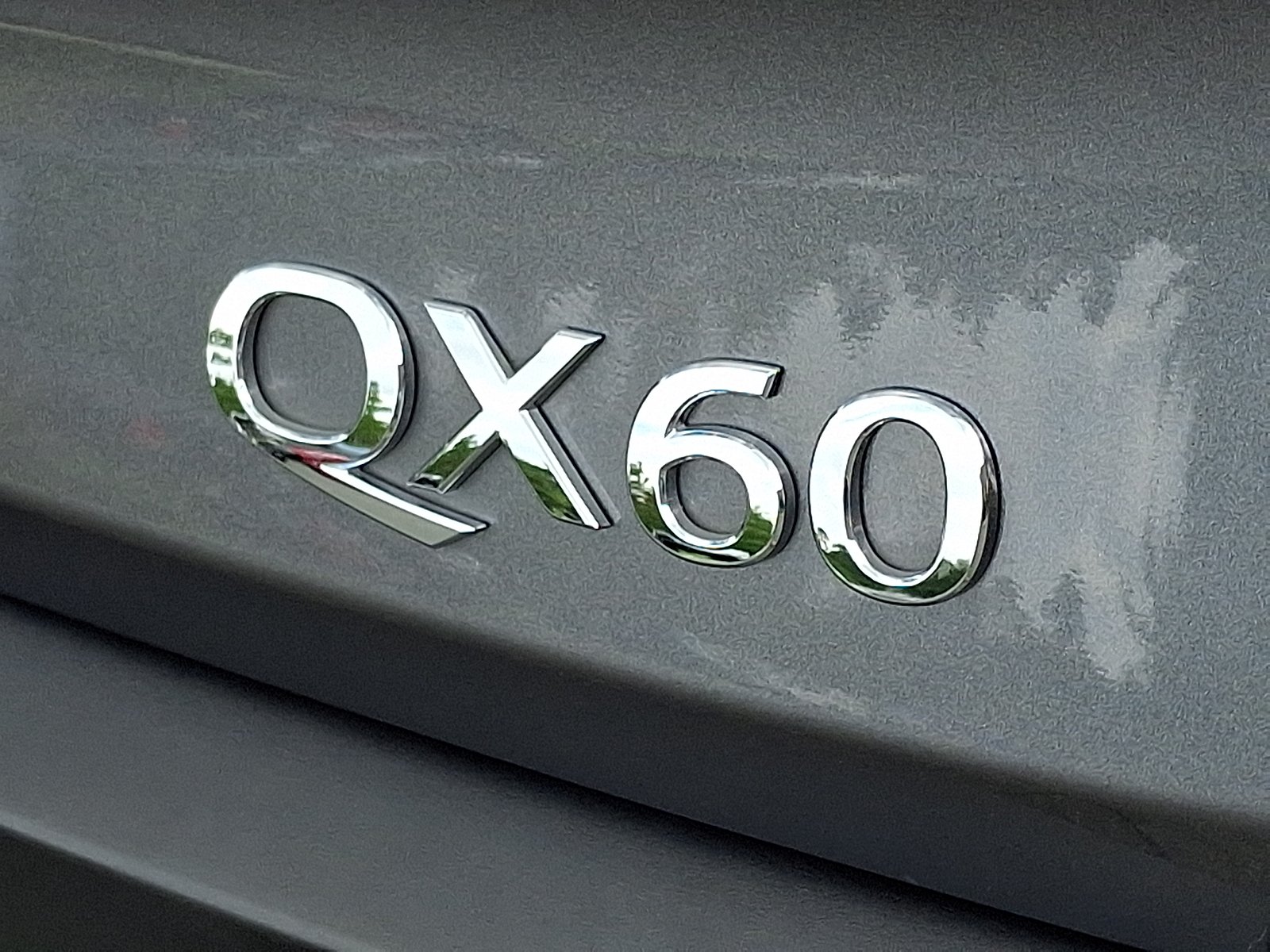 Used 2025 Graphite Shadow INFINITI LUXE AWD image 34