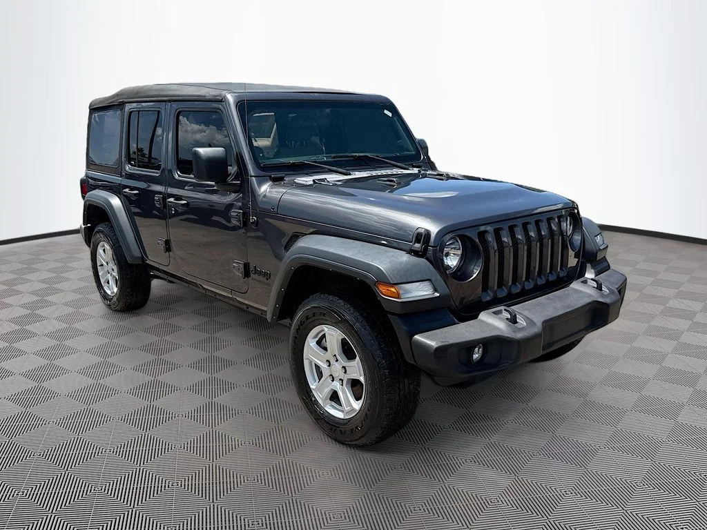Used 2022 Gray Jeep Unlimited Sport S image 4