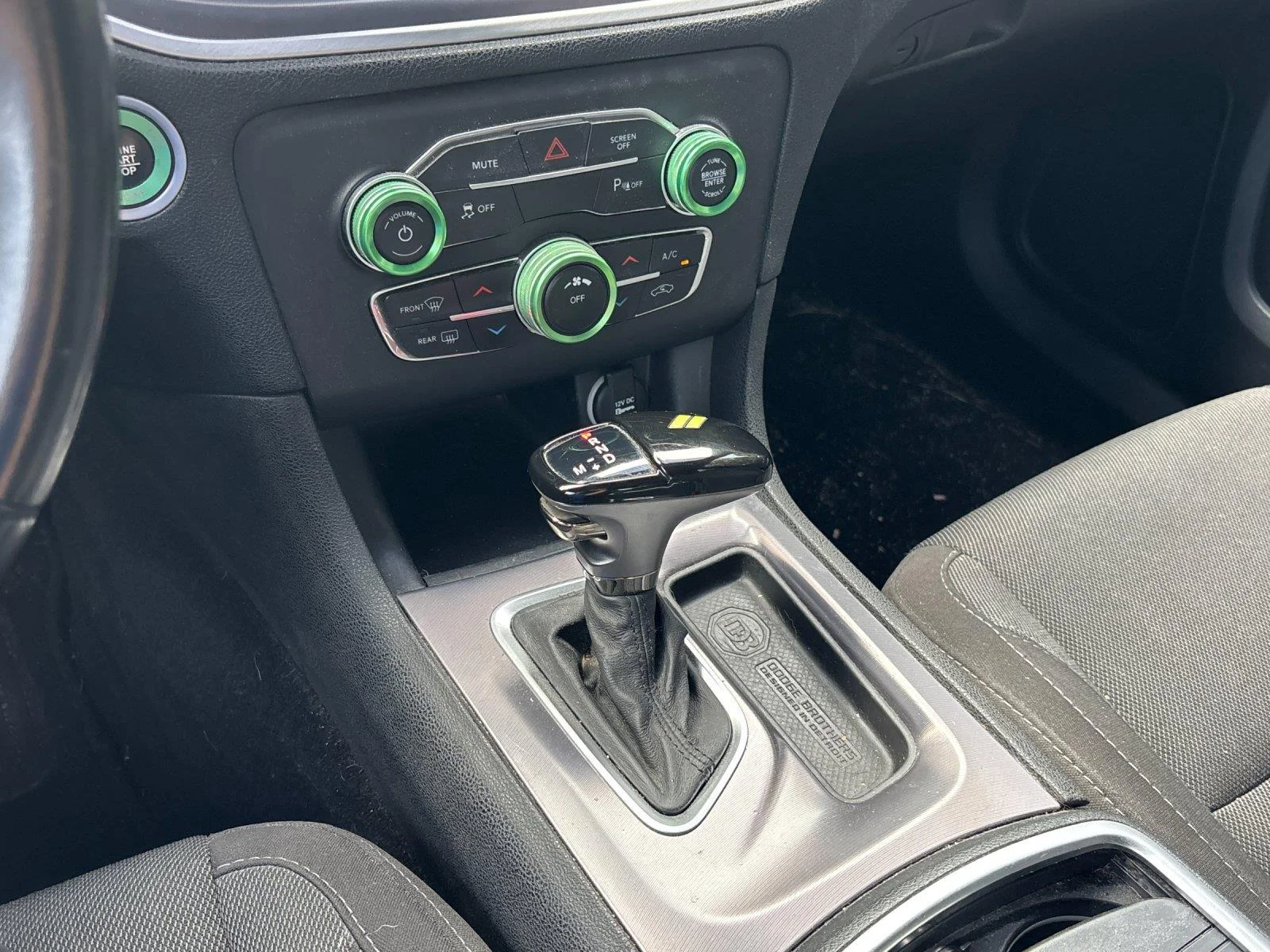 Used 2019 Granite Pearlcoat Dodge SXT image 25