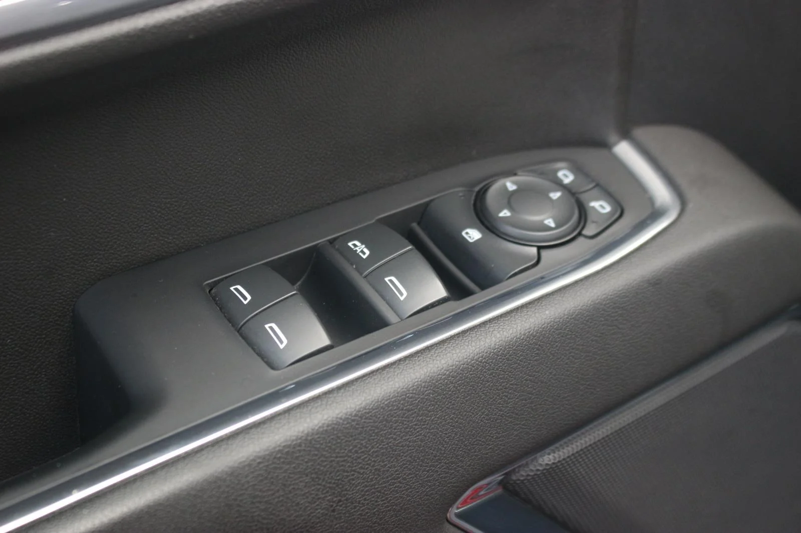 Used 2023 Volcanic Red Tintcoat GMC Elevation image 15